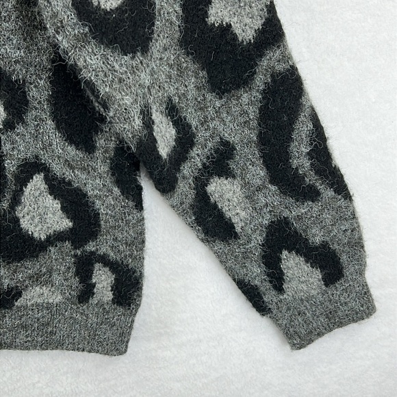 RD Style (Stitch Fix) Pullover Sweater Sz M Black/Gray Animal Print 1/4 Zip NWT - Picture 7 of 11